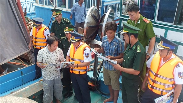 Tuyên truyền pháp luật biển tới ngư dân (27/8/2017)